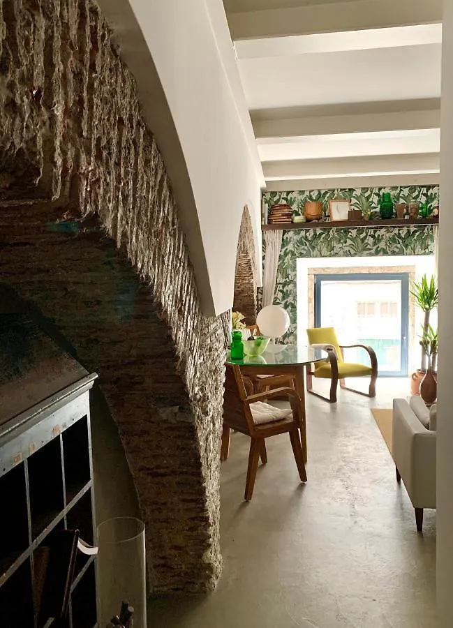 Lejlighed Old Stables Chiado - 1 Bedroom In The Green Heart Of Lisboa