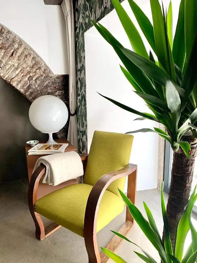 Lejlighed Old Stables Chiado - 1 Bedroom In The Green Heart Of Lisboa