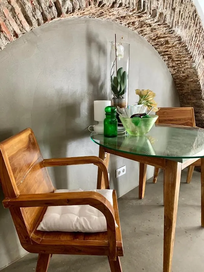 Old Stables Chiado - 1 Bedroom In The Green Heart Of Lisboa شقة