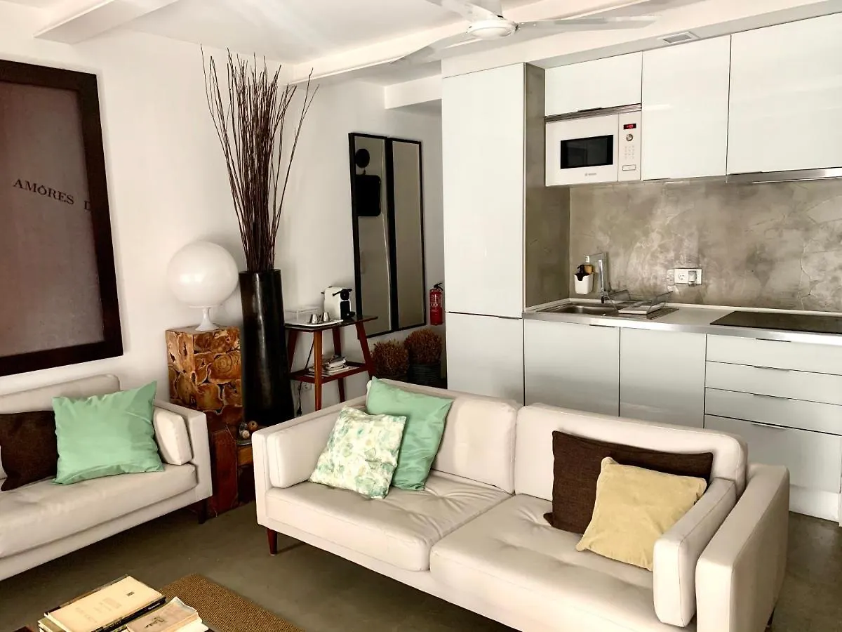 Old Stables Chiado - 1 Bedroom In The Green Heart Of Lisboa شقة